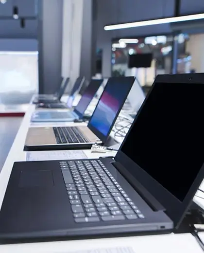 Computer shop organized layout